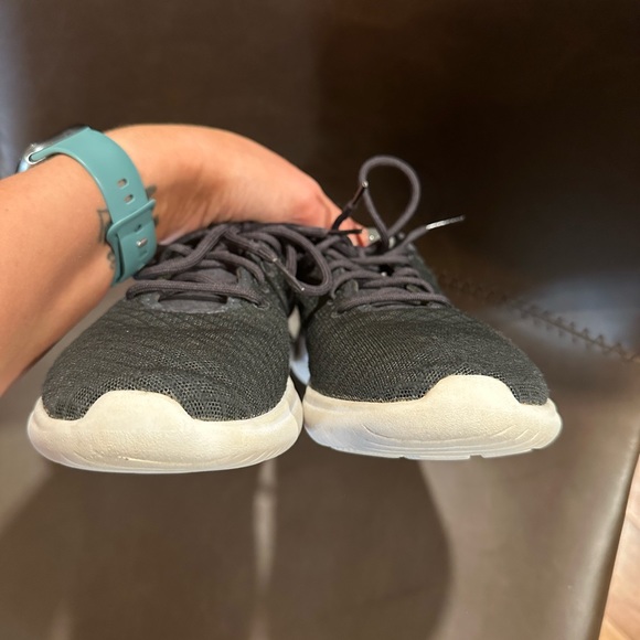 GUC! Adidas cloudfoam sneakers, size 8 1/2! - Picture 13 of 14